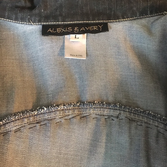 Jean jacket - Picture 10 of 11
